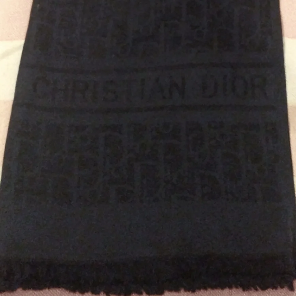 NWOT Christian Dior 100% Wool Tone-on-tone Monogram Oblique Jacquard Woven Scarf